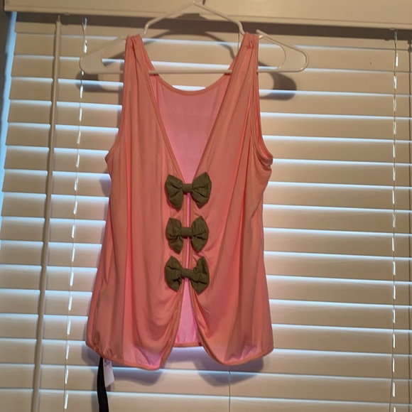 Pink Zanzea tank with grey bow ties in the back - Picture 2 of 2